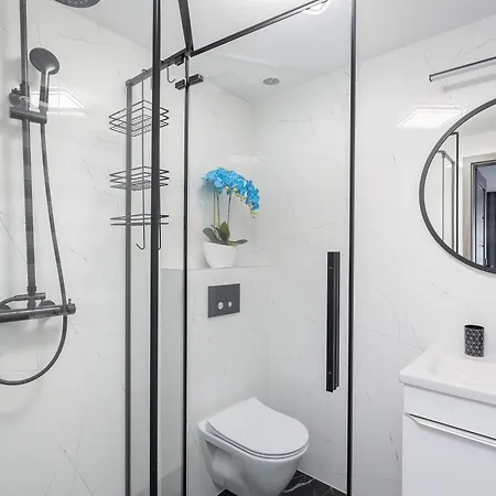 Jasne I Stylowe Z Balkonem W Kolobrzegu Blisko Plazy By Renters Apartman