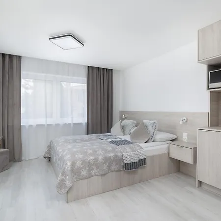 Jasne I Stylowe Z Balkonem W Kolobrzegu Blisko Plazy By Renters 코워브제크