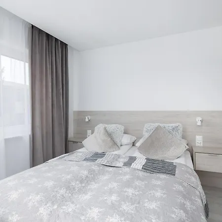 Jasne I Stylowe Z Balkonem W Kolobrzegu Blisko Plazy By Renters 코워브제크