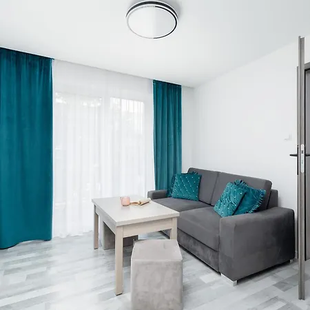 Jasne I Stylowe Z Balkonem W Kolobrzegu Blisko Plazy By Renters Apartman